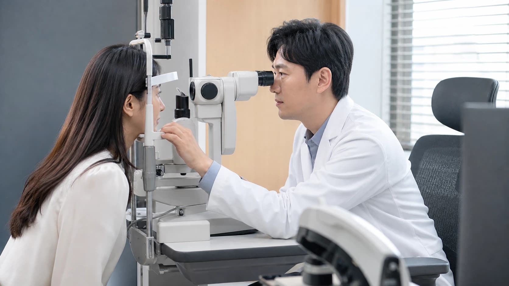 안과 장비 외관과 검사 목적 측정 품질 의료진 해석을 분리하는 도해