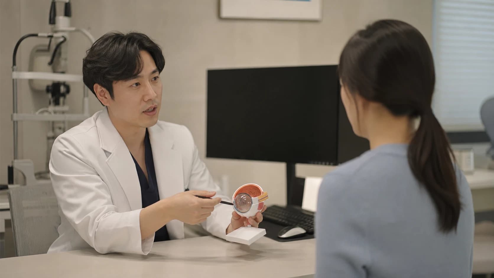 예상 밖 결과를 발견 담당 자료 시점의 재평가와 대안 의뢰 추적 경로로 연결하는 정보 도해