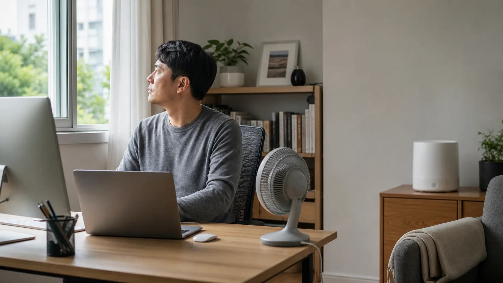 화면 휴식·직접 바람 회피·실내 습도 관리를 각기 실천하는 작업 환경