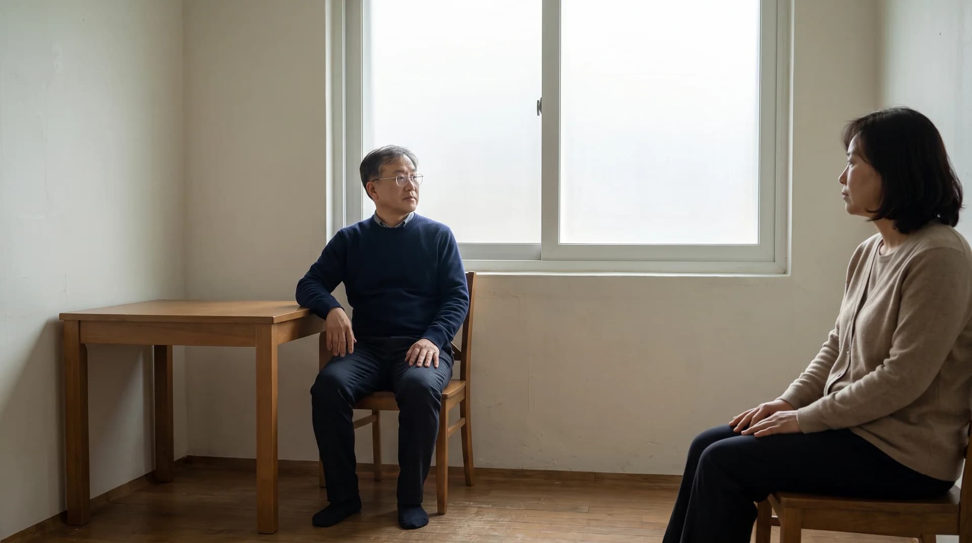 한 가지 근거리 과업을 멈추고 시선 거리를 바꾸되 이것을 근시 도수 회복으로 해석하지 않는 장면